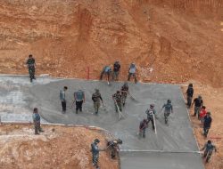 Bukan Hanya Beton, Ada Keringat dan Kebersamaan di Jalan Mangsang Maju