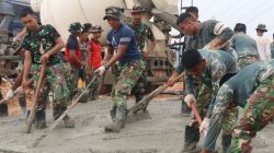 Terus Kebut Pengecoran, Satgas TMMD 130 dan Warga Optimistis Rampungkan Jalan Mangsang