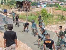 Cuaca Panas Tak Surutkan Semangat Satgas TMMD ke-130, Pengecoran Jalan di Mangsang Maju Terus Dikebut