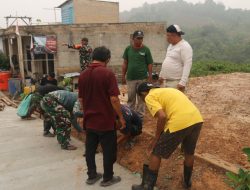 Hari Kedua TMMD ke-130 Kodim 0316/Batam, Satgas dan Warga Kompak Lanjutkan Pengerjaan Jalan Pembongkaran Serta Pemasangan Papan Mal di Mangsang Maju